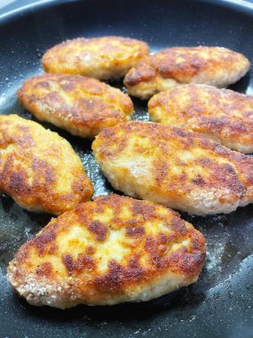 Kızartma tavası, pirzola, et, tavuk, domuz eti, dana eti, dana eti, yağ, kızartma, yağ, yağ, aşçı, mutfak, ev yemeği, yemek, kalori, protein, tuz, lezzetli aşk hayatı.