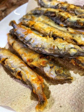 Kızarmış capelin balığı, un, deniz ürünleri, lezzetli, yemek, yemek, yağ, yemek, kızartma tavası
