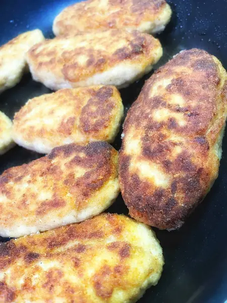 Kızartma tavası, pirzola, et, tavuk, domuz eti, dana eti, dana eti, yağ, kızartma, yağ, yağ, aşçı, mutfak, ev yemeği, yemek, kalori, protein, tuz, lezzetli aşk hayatı.