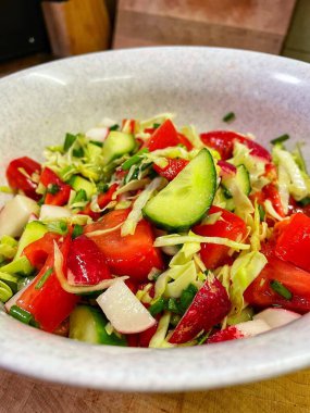 Salata, sebze, vitamin, kâse, mutfak, yemek, yemek, salatalık, domates, biber, turp, lahana, yağ.