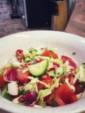 Salata, sebze, vitamin, kâse, mutfak, yemek, yemek, salatalık, domates, biber, turp, lahana, yağ.