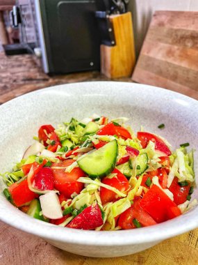 Salata, sebze, vitamin, kâse, mutfak, yemek, yemek, salatalık, domates, biber, turp, lahana, yağ.