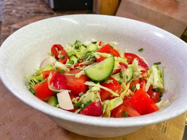 Salata, sebze, vitamin, kâse, mutfak, yemek, yemek, salatalık, domates, biber, turp, lahana, yağ.