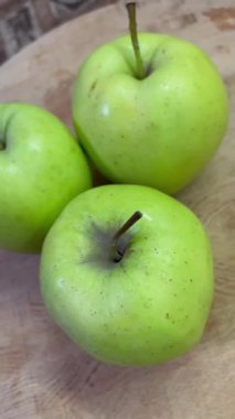 Yeşil taze elma, elma, meyve, yemek, vegan, organik, vitamin 