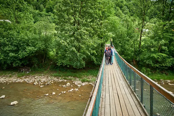Seyahat, seyahat, eko turizm, seyahat, doğa, yaz, dağlar, Karpatlar, pitoresk doğa, yeşillik, gökyüzü, Transcarpathia, Batı Ukrayna, Kvasy köyü, yürüyüş 