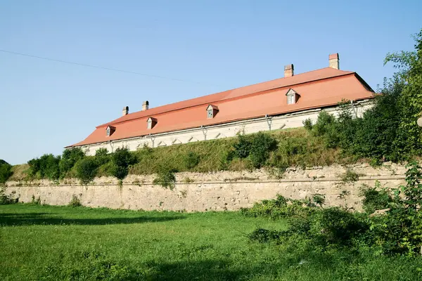 Ukrayna kültürü, yolculuk, turizm, tarih, seyahat, doğa, yaz, pitoresk doğa, yeşillik, gökyüzü, Batı Ukrayna, mimari 