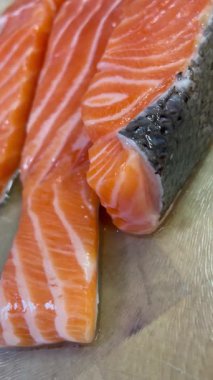 Taze kırmızı balık, somon, deniz ürünleri, sağlıklı yiyecekler, omega