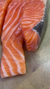 Taze kırmızı balık, somon, deniz ürünleri, sağlıklı yiyecekler, omega