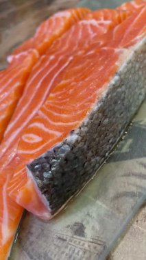 Taze kırmızı balık, somon, deniz ürünleri, sağlıklı yiyecekler, omega