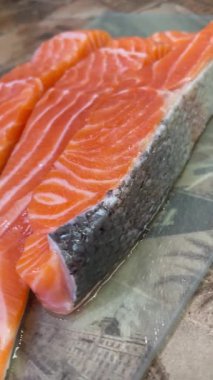 Taze kırmızı balık, somon, deniz ürünleri, sağlıklı yiyecekler, omega