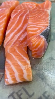 Taze kırmızı balık, somon, deniz ürünleri, sağlıklı yiyecekler, omega