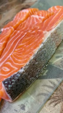 Taze kırmızı balık, somon, deniz ürünleri, sağlıklı yiyecekler, omega