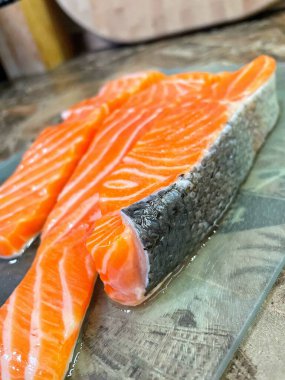 Taze kırmızı balık, somon, deniz ürünleri, sağlıklı yiyecekler, omega