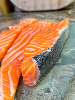 Taze kırmızı balık, somon, deniz ürünleri, sağlıklı yiyecekler, omega