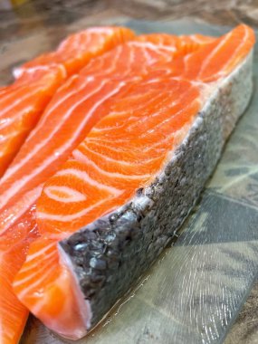 Taze kırmızı balık, somon, deniz ürünleri, sağlıklı yiyecekler, omega