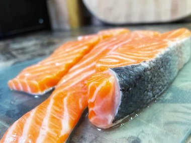 Taze kırmızı balık, somon, deniz ürünleri, sağlıklı yiyecekler, omega