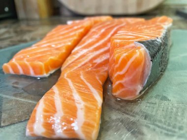 Taze kırmızı balık, somon, deniz ürünleri, sağlıklı yiyecekler, omega