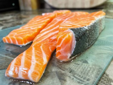 Taze kırmızı balık, somon, deniz ürünleri, sağlıklı yiyecekler, omega