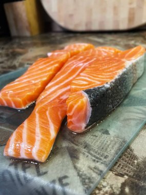 Taze kırmızı balık, somon, deniz ürünleri, sağlıklı yiyecekler, omega