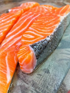 Taze kırmızı balık, somon, deniz ürünleri, sağlıklı yiyecekler, omega