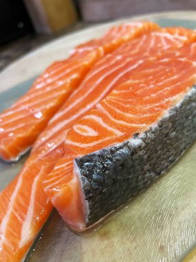 Taze kırmızı balık, somon, deniz ürünleri, sağlıklı yiyecekler, omega