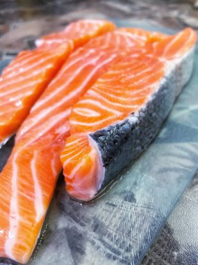 Taze kırmızı balık, somon, deniz ürünleri, sağlıklı yiyecekler, omega