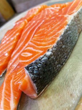 Taze kırmızı balık, somon, deniz ürünleri, sağlıklı yiyecekler, omega