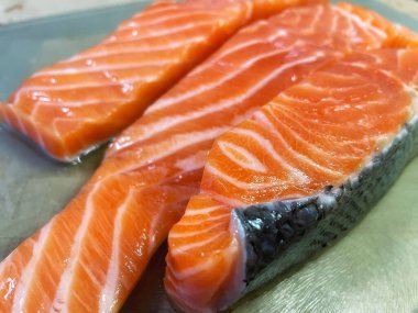 Taze kırmızı balık, somon, deniz ürünleri, sağlıklı yiyecekler, omega