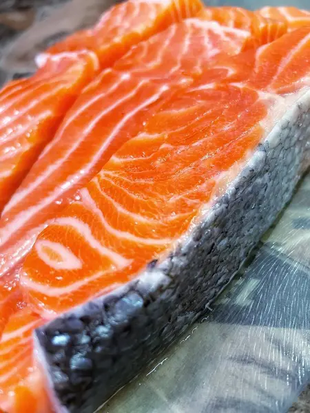 Taze kırmızı balık, somon, deniz ürünleri, sağlıklı yiyecekler, omega