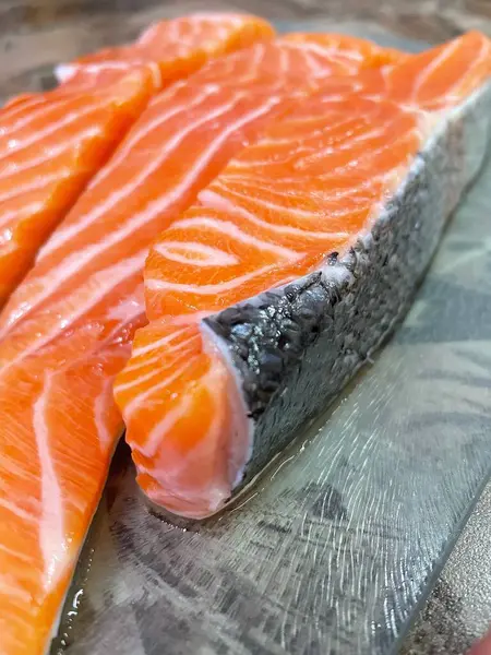 Taze kırmızı balık, somon, deniz ürünleri, sağlıklı yiyecekler, omega