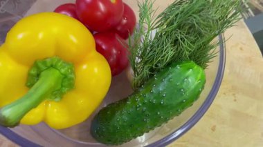 Pişirme, biber, salatalık, domates için taze renkli sebzeler 