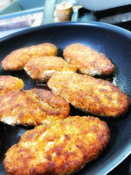 Tavada tavuk göğsü fileto, pirzola, et