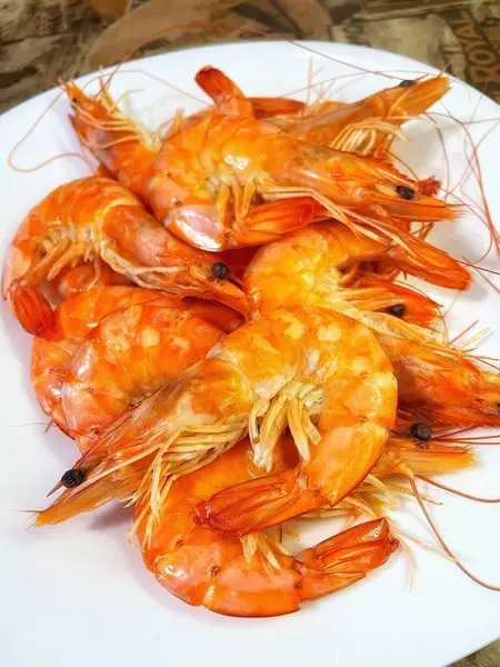İştah açıcı kral karidesleri, karides, deniz ürünleri.