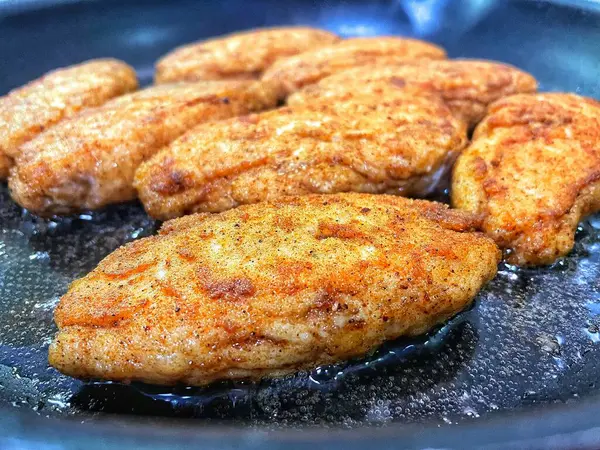 Tavada kızartılmış et, et tabağı, köfte, yağ...