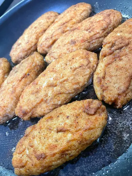 Tavada kızartılmış et, et tabağı, köfte, yağ...