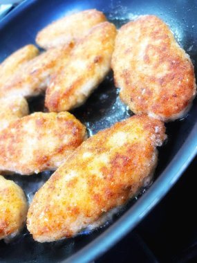 İştah, pirzola, köfte tavada kızartılır.