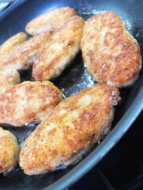 İştah, pirzola, köfte tavada kızartılır.