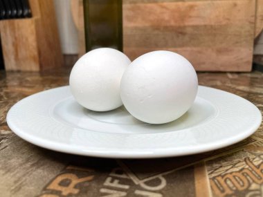 Tavuk yumurtalı beyaz tabak, protein. 