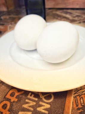 Tavuk yumurtalı beyaz tabak, protein. 