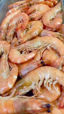 Lezzetli taze karides, kral karidesler, deniz ürünleri, sağlıklı yiyecekler, protein.