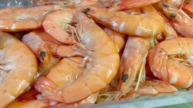 Lezzetli taze karides, kral karidesler, deniz ürünleri, sağlıklı yiyecekler, protein.