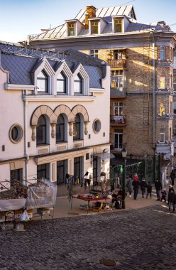 Andrew 's (Andriivskyi) Descent in Kyiv, Ukrayna. Güneşli kış günü