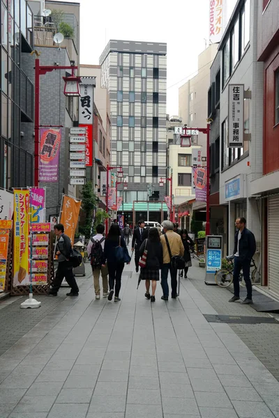 Ludzie Pośpiechu Idź Pracy Pobliżu Asakusa Tokio Japonia — Zdjęcie stockowe