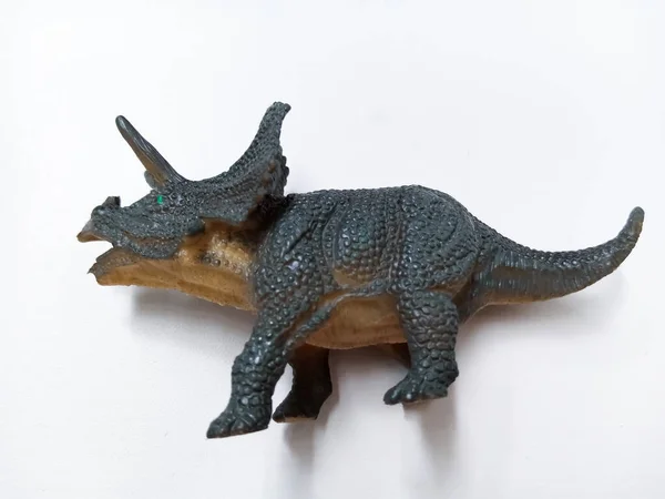 Figura Juguete Dinosaurio Triceratops Juguete Dinosaurio Plástico Aislado Sobre Fondo — Foto de Stock