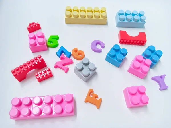 Задньому Плані Іграшки Кольорові Блоки Алфавітні Іграшки Іграшки Динозаврів Обрамляють — стокове фото