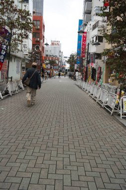 Pontianak 2015 20 Kasım, Aceleyle Çalışmak İçin Asakusa, Tokyo yakınlarında.