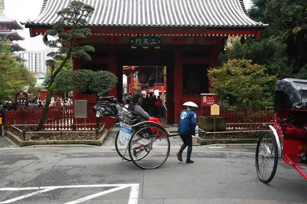 Pontianak 2015 November Touristen Fahren Mit Einer Rikscha Sensoji Asakusa — Stockfoto