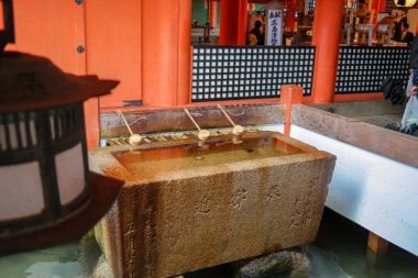 Japonya 2015 Kasım 22, Chozuya Shinto su abdest pavyonu Miyajima, Hiroşima