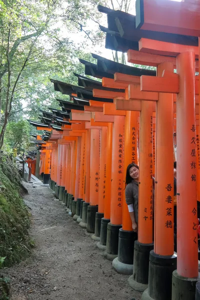 Ιαπωνία 2015 Νοέμβριος Red Torii Πύλες Στο Fushimi Inari Ιερό — Φωτογραφία Αρχείου