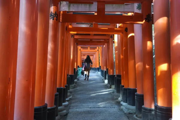 Japón 2015 Nov Red Torii Gates Fushimi Inari Shrine Kyoto — Foto de Stock